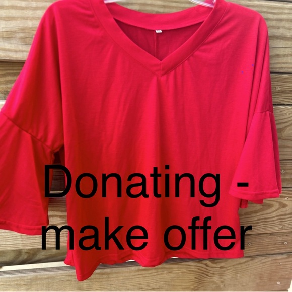 Donating- boutique blouse, Sz XL, red, v-neck with 3/4 bell sleeves. NWOT. - Picture 2 of 7